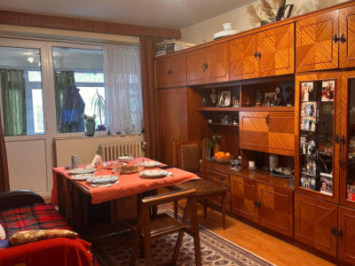 Apartament - 3 camere - decomandat - Tineretului 