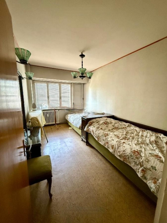 Apartament 4 camere-semidecomandat-spatios-zona Titulescu/Victoriei