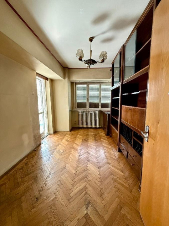 Apartament 4 camere-semidecomandat-spatios-zona Titulescu/Victoriei