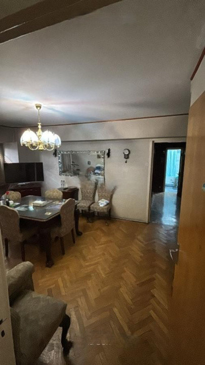 Apartament 4 camere-semidecomandat-spatios-zona Titulescu/Victoriei