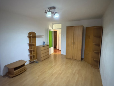 Garsoniera decomandata – zona Rahova