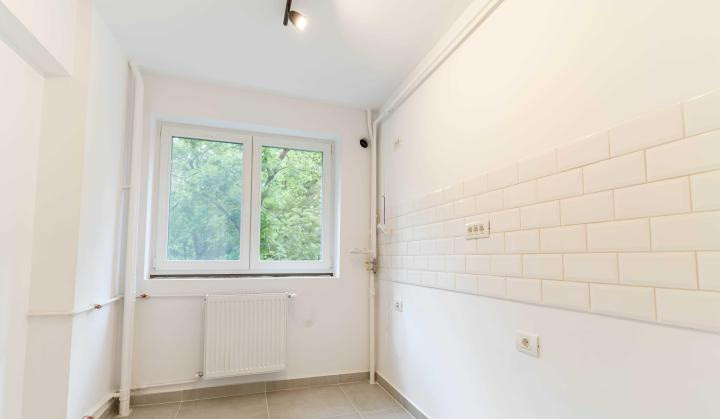 Apartament 3 camere  - zona Drumul Taberei