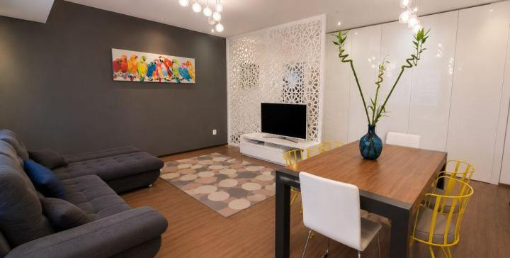 Apartament - 2 camere - semidecomandat - Zona C tin Brancoveanu 