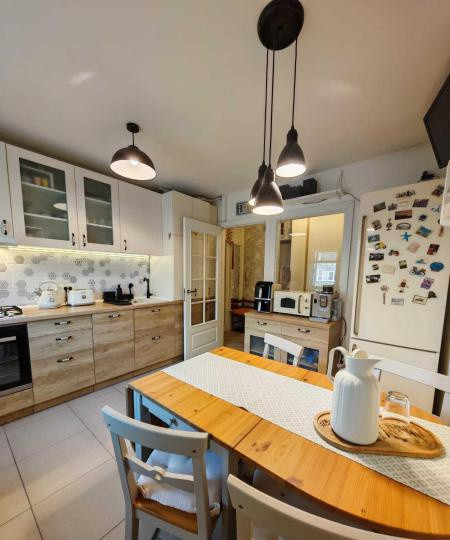 Apartament - 2 camere - decomandat - Tineretului 
