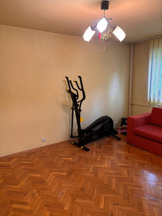 Apartament - 4 camere - decomandat - Berceni - Stoian Militaru 