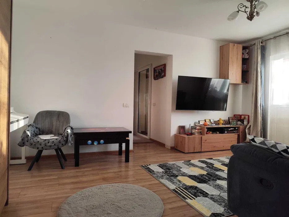Apartament 4 camere  semidecomandat – Rahova - Margeanului