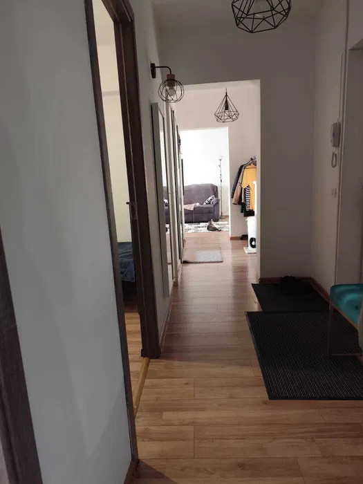 Apartament 4 camere  semidecomandat – Rahova - Margeanului