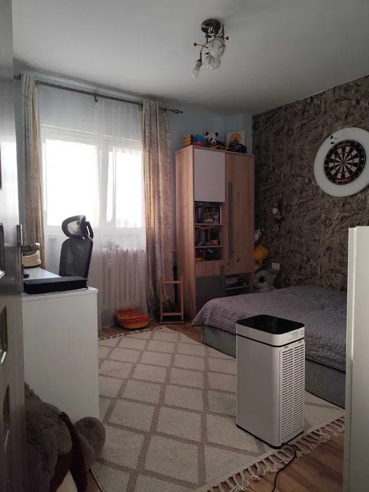 Apartament 4 camere  semidecomandat – Rahova - Margeanului