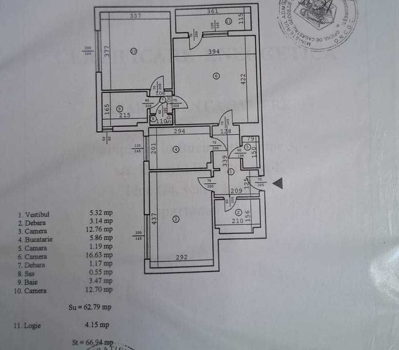 Apartament 3 camere  semidecomandat - zona Titan