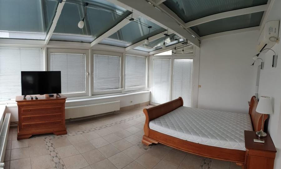 Apartament 5 camere-spatios- zona central-garaj