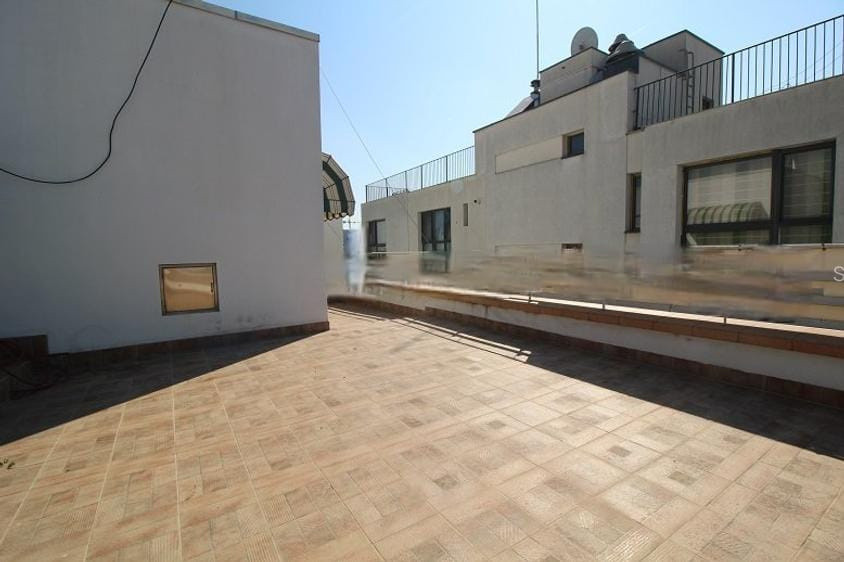 Apartament 5 camere-spatios- zona central-garaj