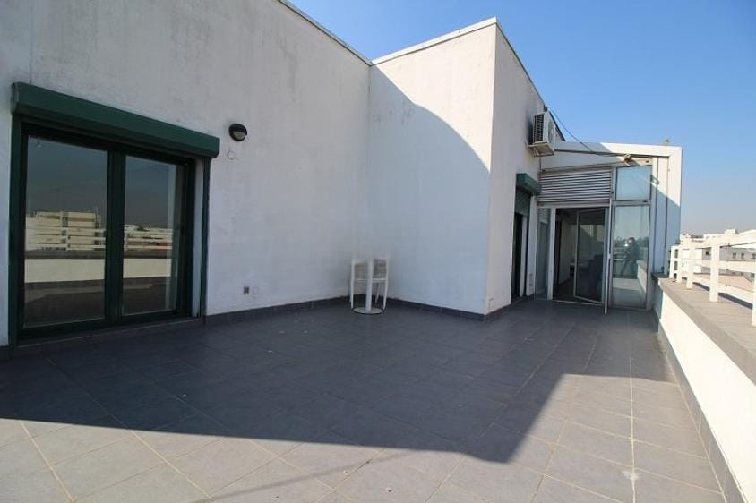 Apartament 5 camere-spatios- zona central-garaj