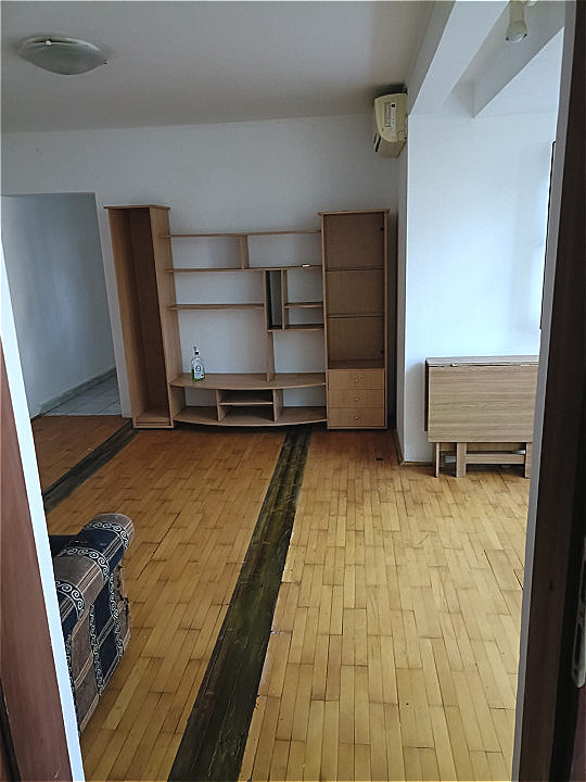 Apartament Semidecomandat 3 camere Eroii Revolutiei