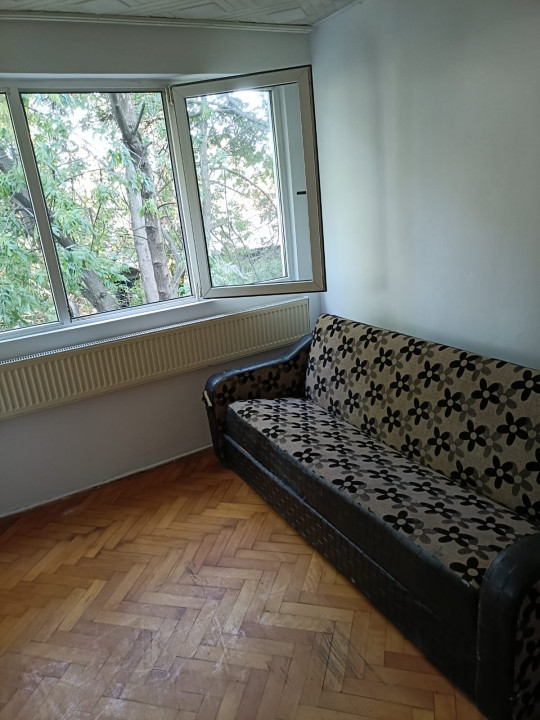 Apartament Semidecomandat 3 camere Eroii Revolutiei