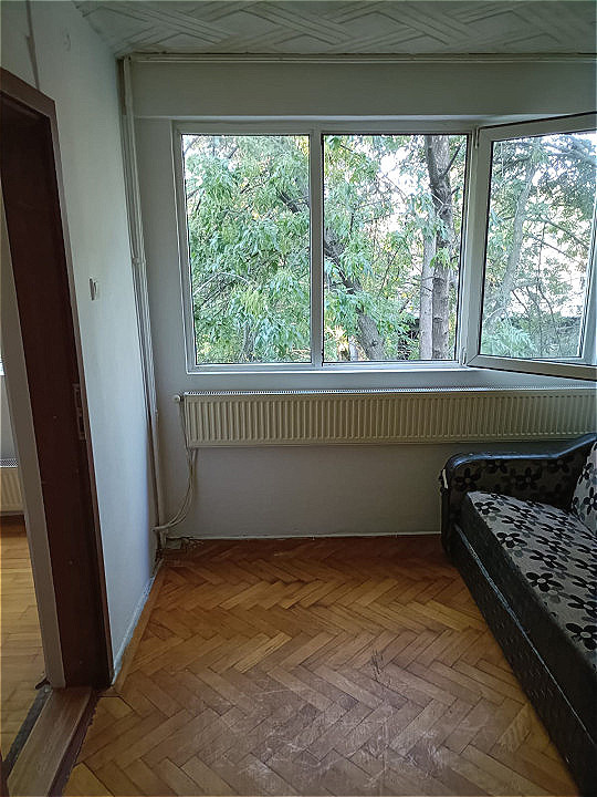 Apartament Semidecomandat 3 camere Eroii Revolutiei