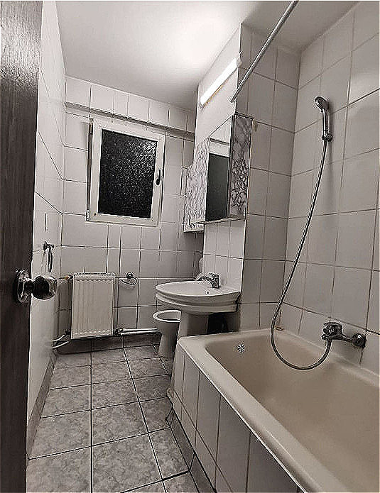 Apartament Semidecomandat 3 camere Eroii Revolutiei