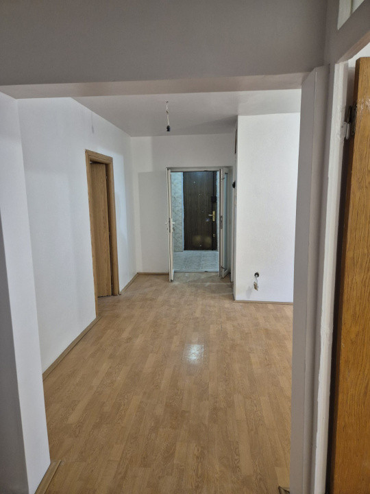 Apartament-de vanzare-4 camere-decomandat-zona Lujerului