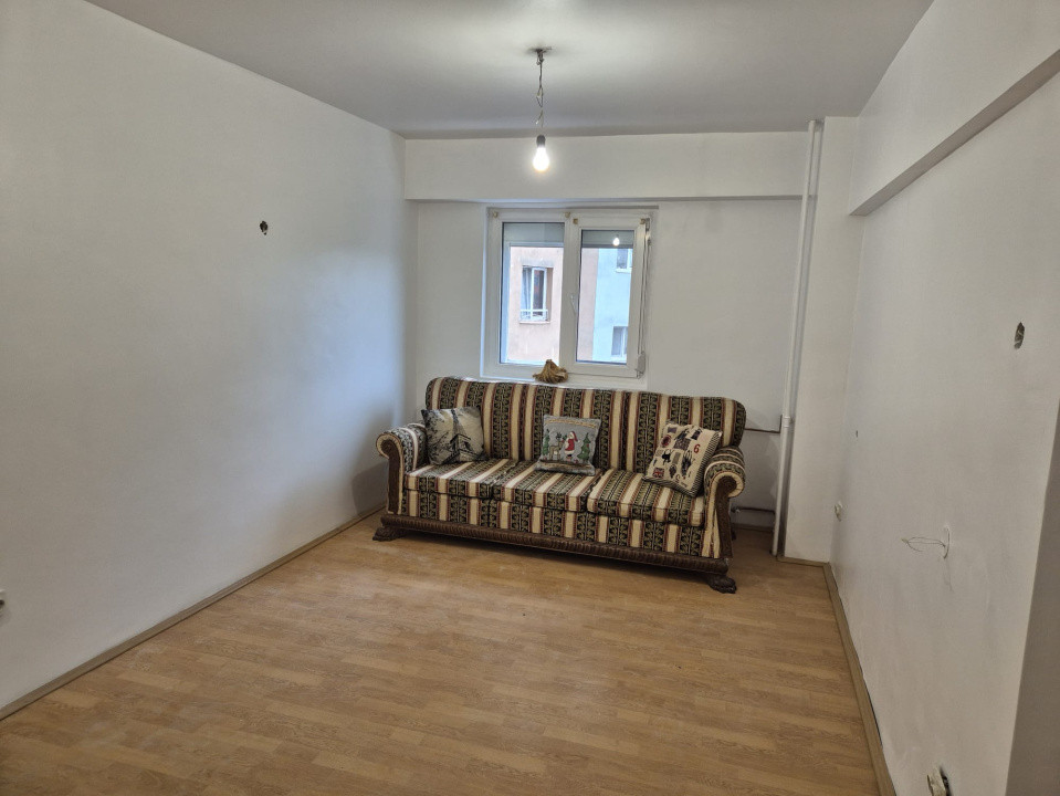 Apartament-de vanzare-4 camere-decomandat-zona Lujerului