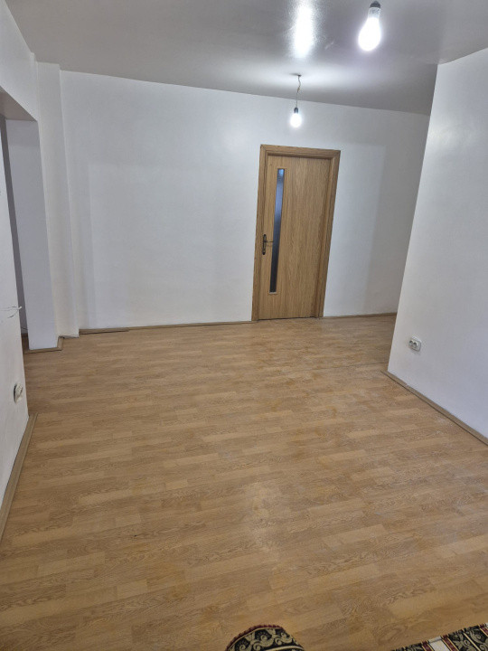 Apartament-de vanzare-4 camere-decomandat-zona Lujerului