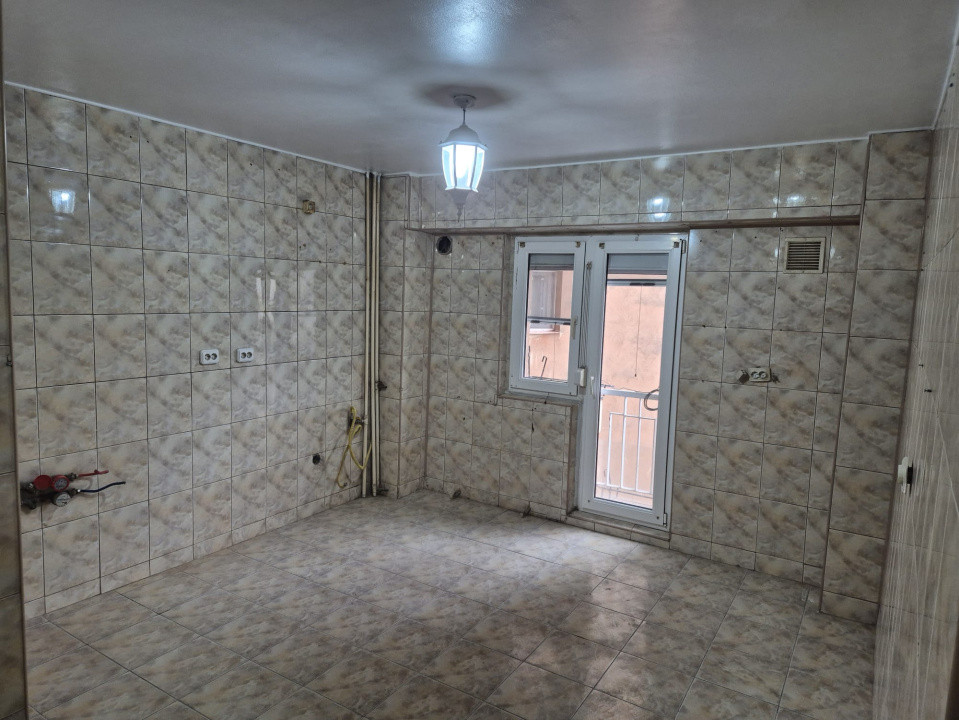 Apartament-de vanzare-4 camere-decomandat-zona Lujerului