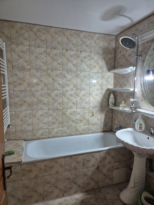 Apartament-de vanzare-4 camere-decomandat-zona Lujerului