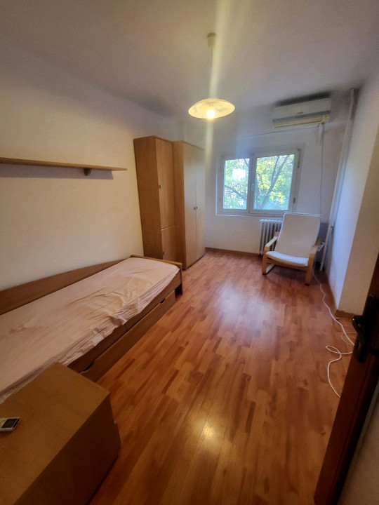 Apartament 3 camere - La doua minute de metrou Timpuri Noi 