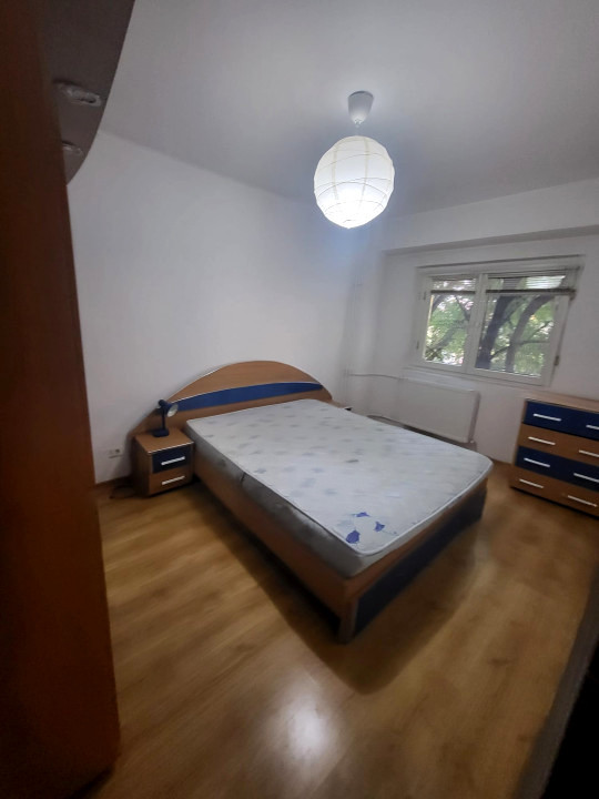 Apartament 3 camere - La doua minute de metrou Timpuri Noi 