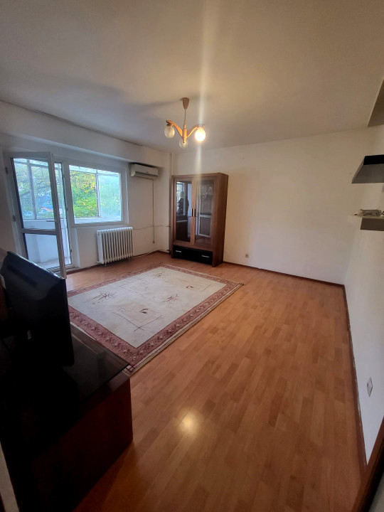 Apartament 3 camere - La doua minute de metrou Timpuri Noi 