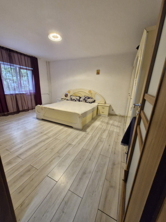 Apartament - 3 camere - Decomandat - Mall Vitan 