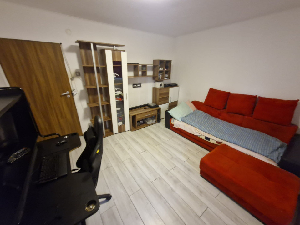 Apartament - 3 camere - Decomandat - Mall Vitan 