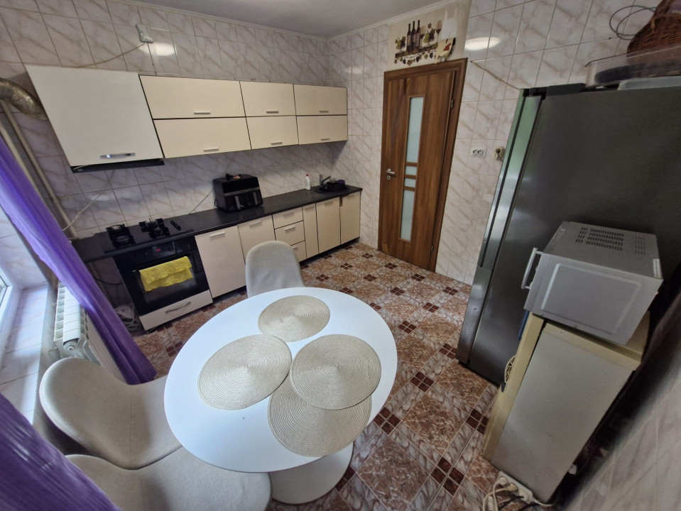 Apartament - 3 camere - Decomandat - Mall Vitan 