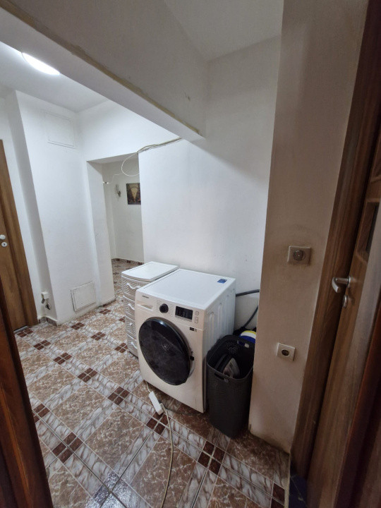 Apartament - 3 camere - Decomandat - Mall Vitan 