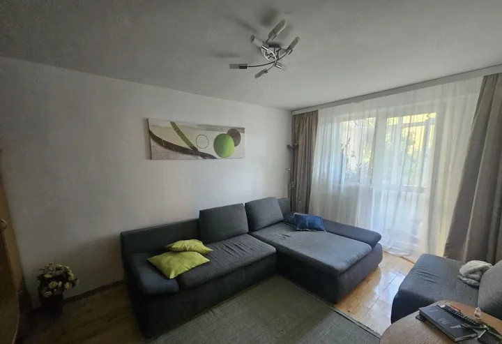Apartament - 2 camere - decomandat - Berceni 