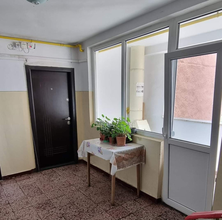 Apartament 2 camere etaj 8/10 zona Drumul Taberei