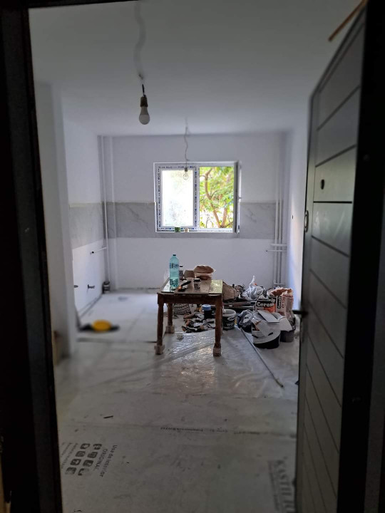 Apartament 2 camere etajul 4/8 zona Lujerului aproape de metrou