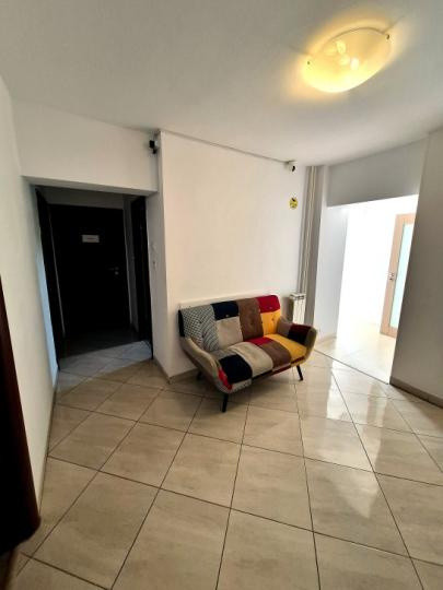 Apartament - Decomandat - 4 camere - Unirii 