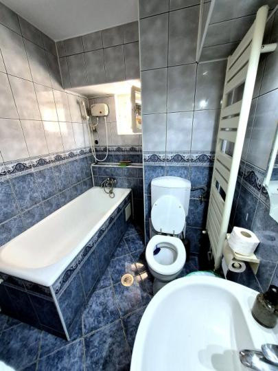 Apartament - Decomandat - 4 camere - Unirii 