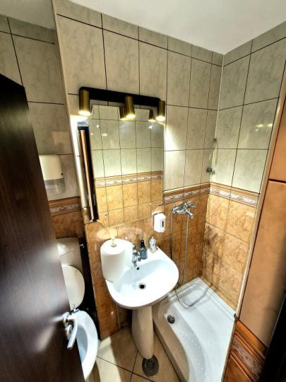 Apartament - Decomandat - 4 camere - Unirii 