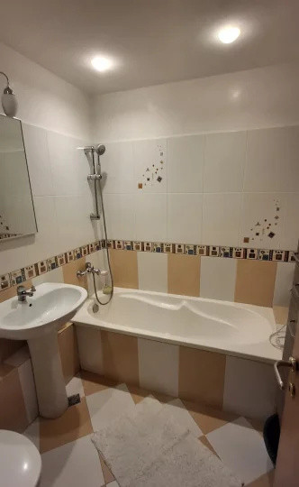Apartament - 2 camere - decomandat - Mihai Bravu 