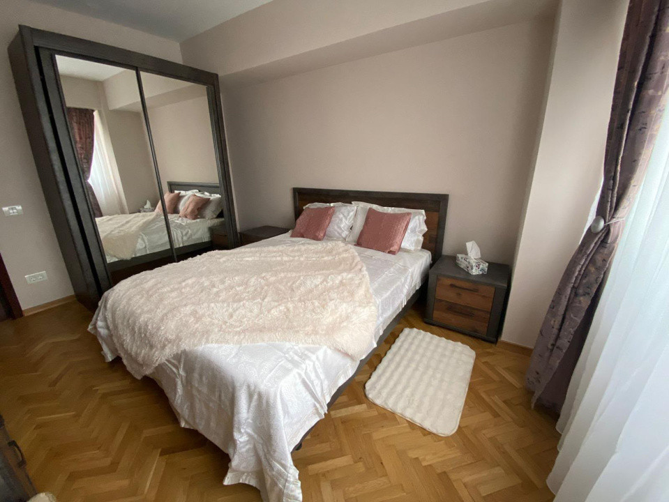 Apartament 3 camere-decomandat-zona Victoriei /  Titulescu