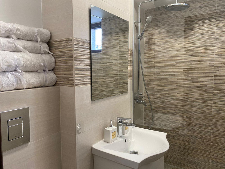 Apartament 3 camere-decomandat-zona Victoriei /  Titulescu