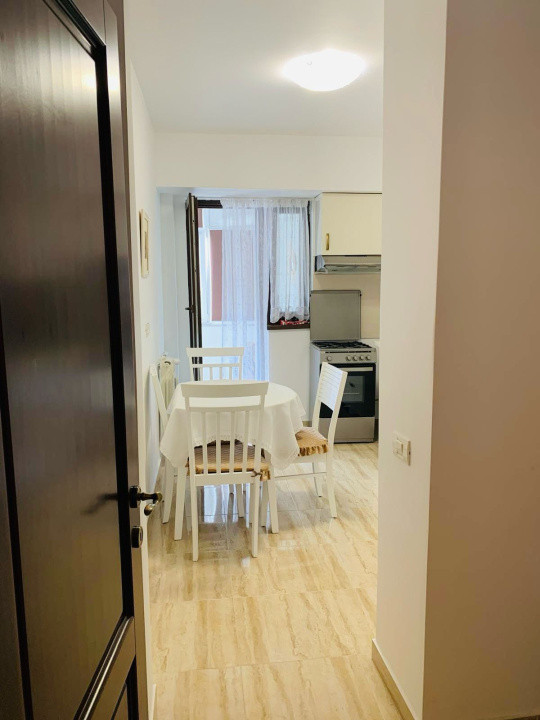 Apartament 3 camere-decomandat-zona Titulescu/Victoriei
