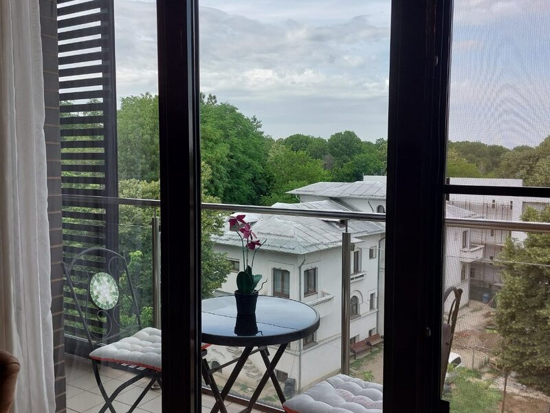 Apartament 3 camere-decomandat-parcare subterana-zona Arcul de Triumf