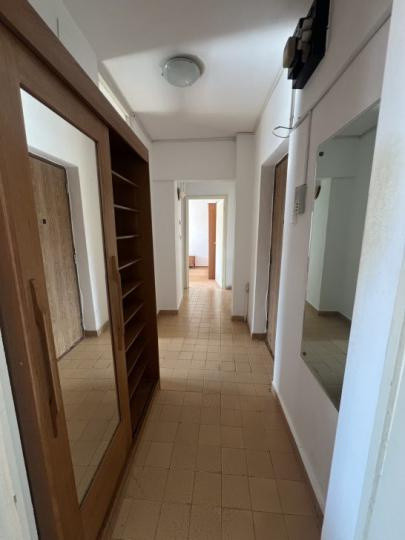 Apartament - 2 camere - Decomandat - Tineretului 