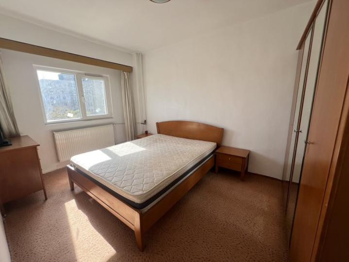 Apartament - 2 camere - Decomandat - Tineretului 