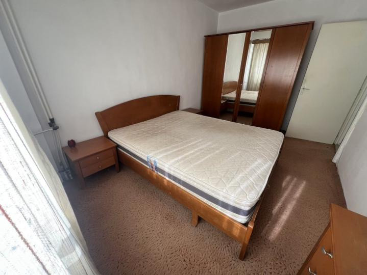 Apartament - 2 camere - Decomandat - Tineretului 