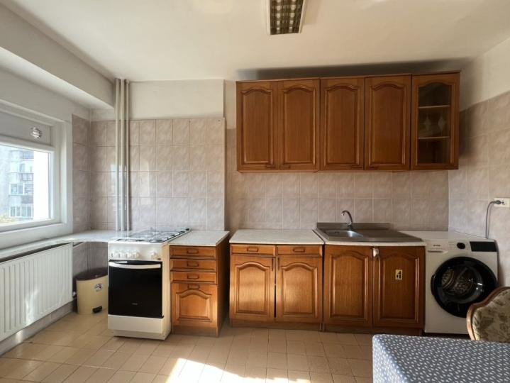 Apartament - 2 camere - Decomandat - Tineretului 