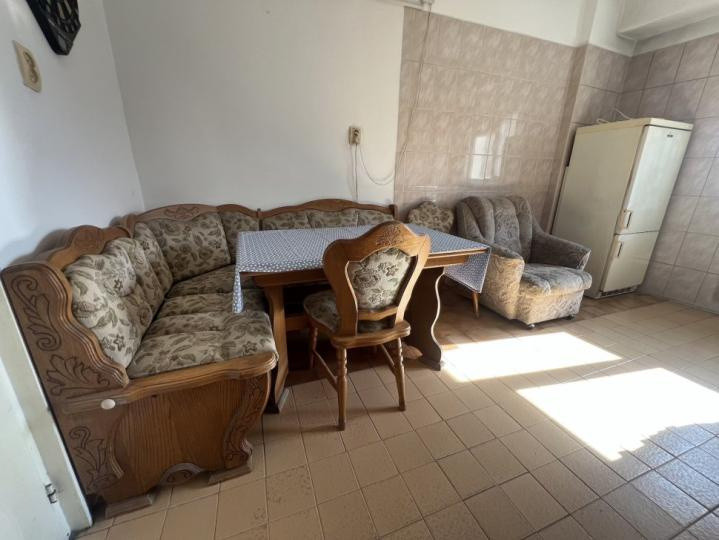 Apartament - 2 camere - Decomandat - Tineretului 