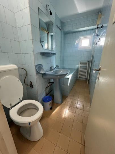 Apartament - 2 camere - Decomandat - Tineretului 