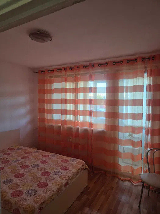 Apartament - 2 camere - decomandat - Tineretului 